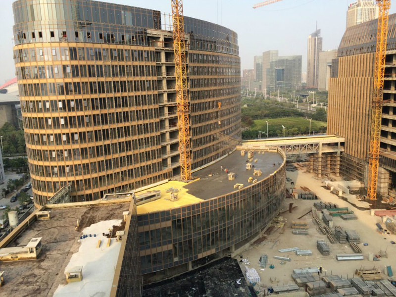 南京華泰證劵廣場噴涂聚氨酯硬泡工程